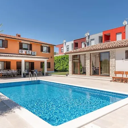 House Herceg By Briskva أوماغ