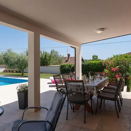 فيلة House Herceg By Briskva *