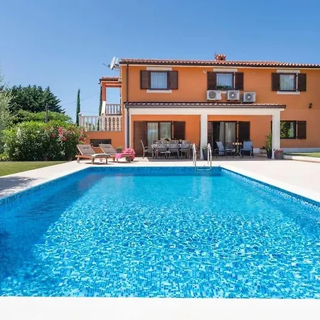 House Herceg By Briskva * أوماغ