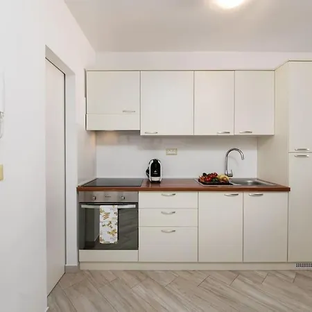 House Herceg By Briskva וילה *